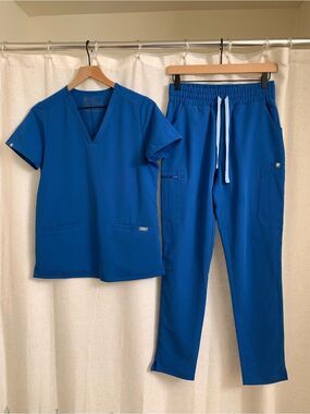 Figs Women's 2-piece Set Royal Bright Blue Drawstring Tapered Pant Scrub Pants
